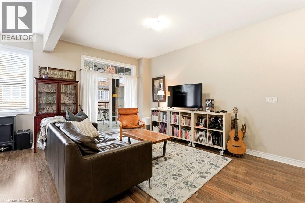 2362 Peppiatt Common, Burlington, ON - Indoor Photo Showing Living Room