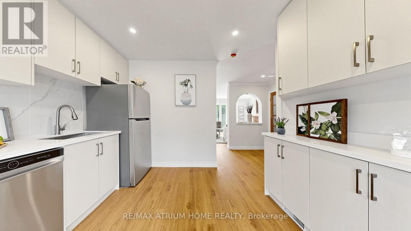 13 Applegate Crescent, Toronto, ON - Indoor Photo Showing Kitchen