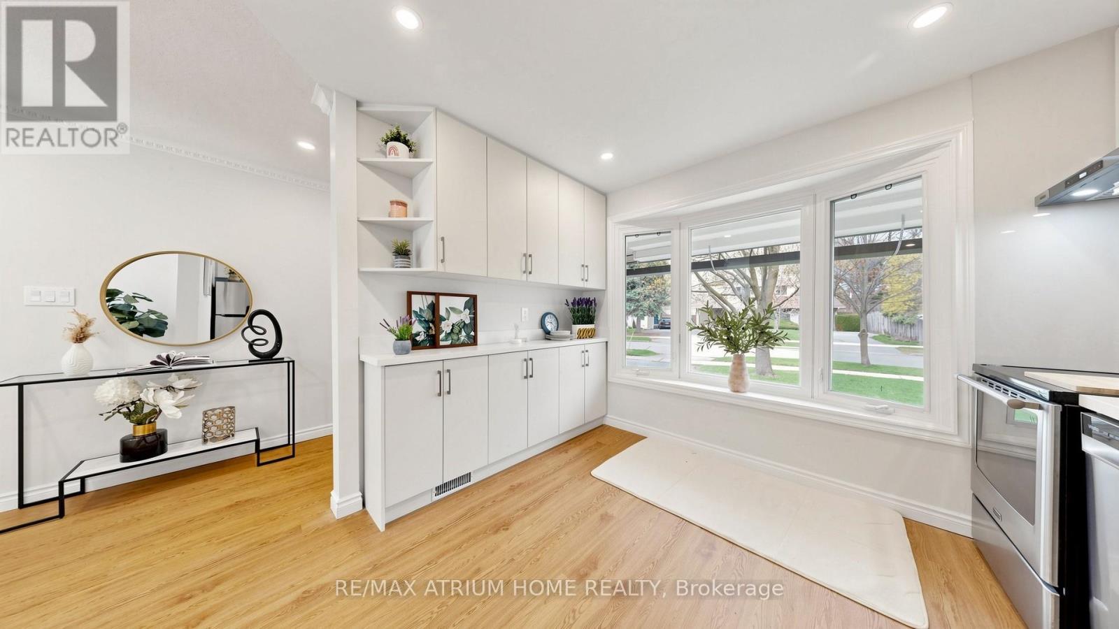 13 Applegate Crescent, Toronto, ON - Indoor Photo Showing Kitchen