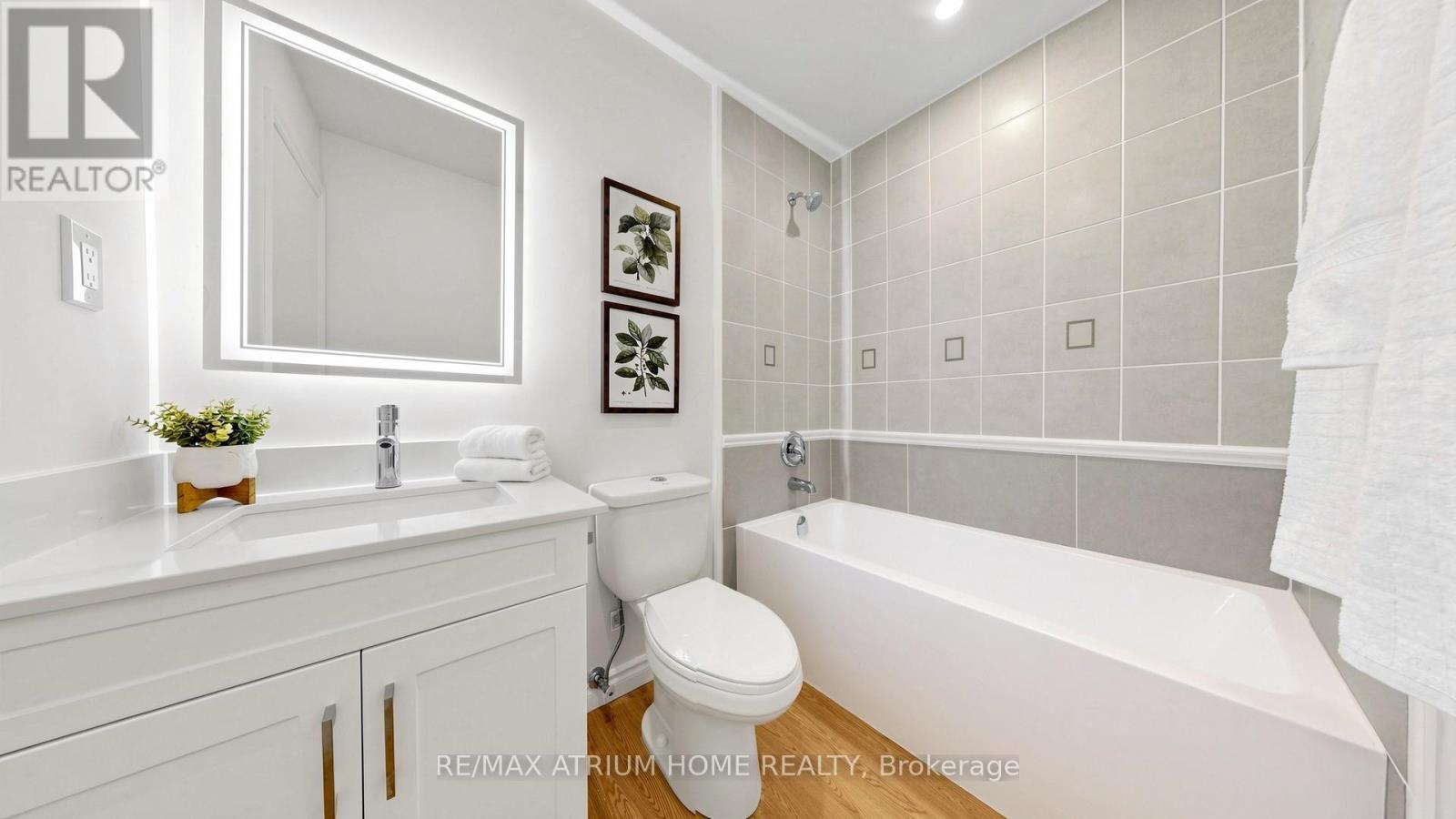 13 Applegate Crescent, Toronto, ON - Indoor Photo Showing Bathroom
