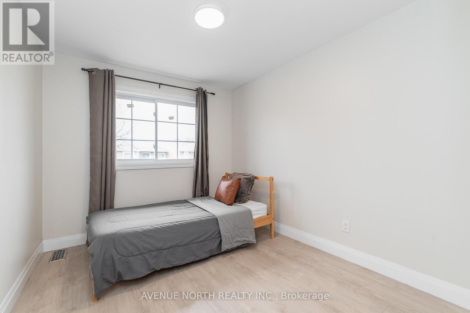406 Verdon Private, Ottawa, ON - Indoor Photo Showing Bedroom