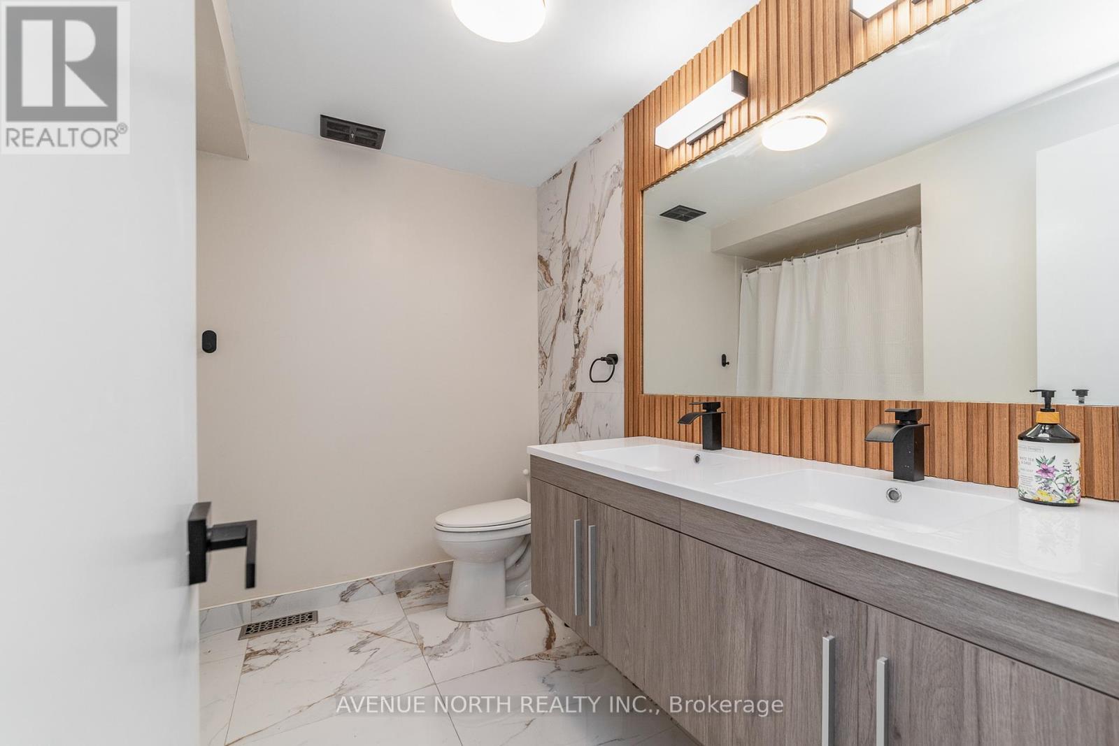406 Verdon Private, Ottawa, ON - Indoor Photo Showing Bathroom