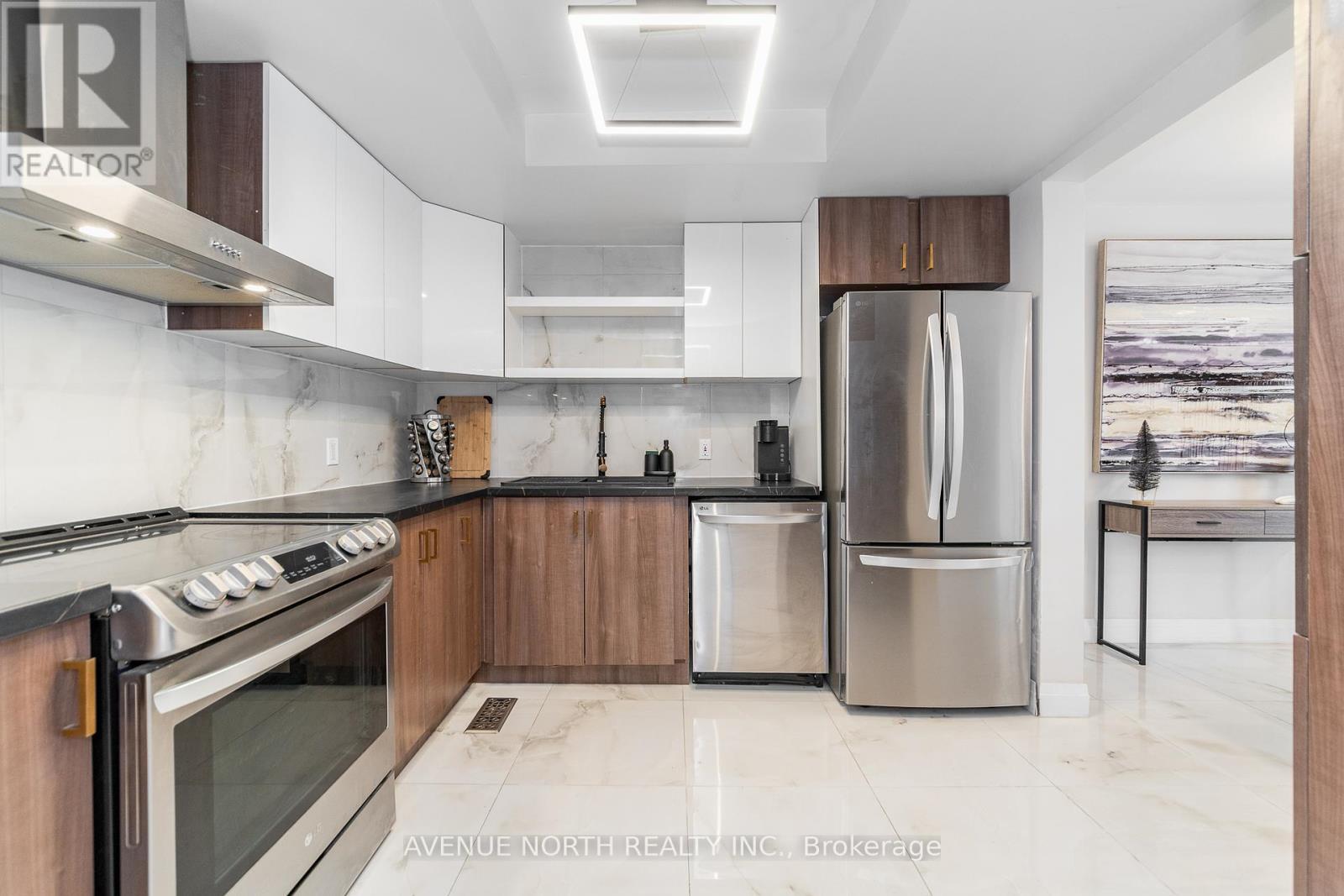 406 Verdon Private, Ottawa, ON - Indoor Photo Showing Kitchen With Stainless Steel Kitchen