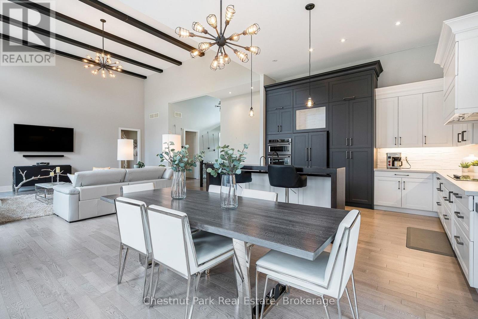 Custom cabinetry in the kitchen - 1 Windrose Valley Boulevard, Clearview, ON - Indoor Photo Showing Dining Room