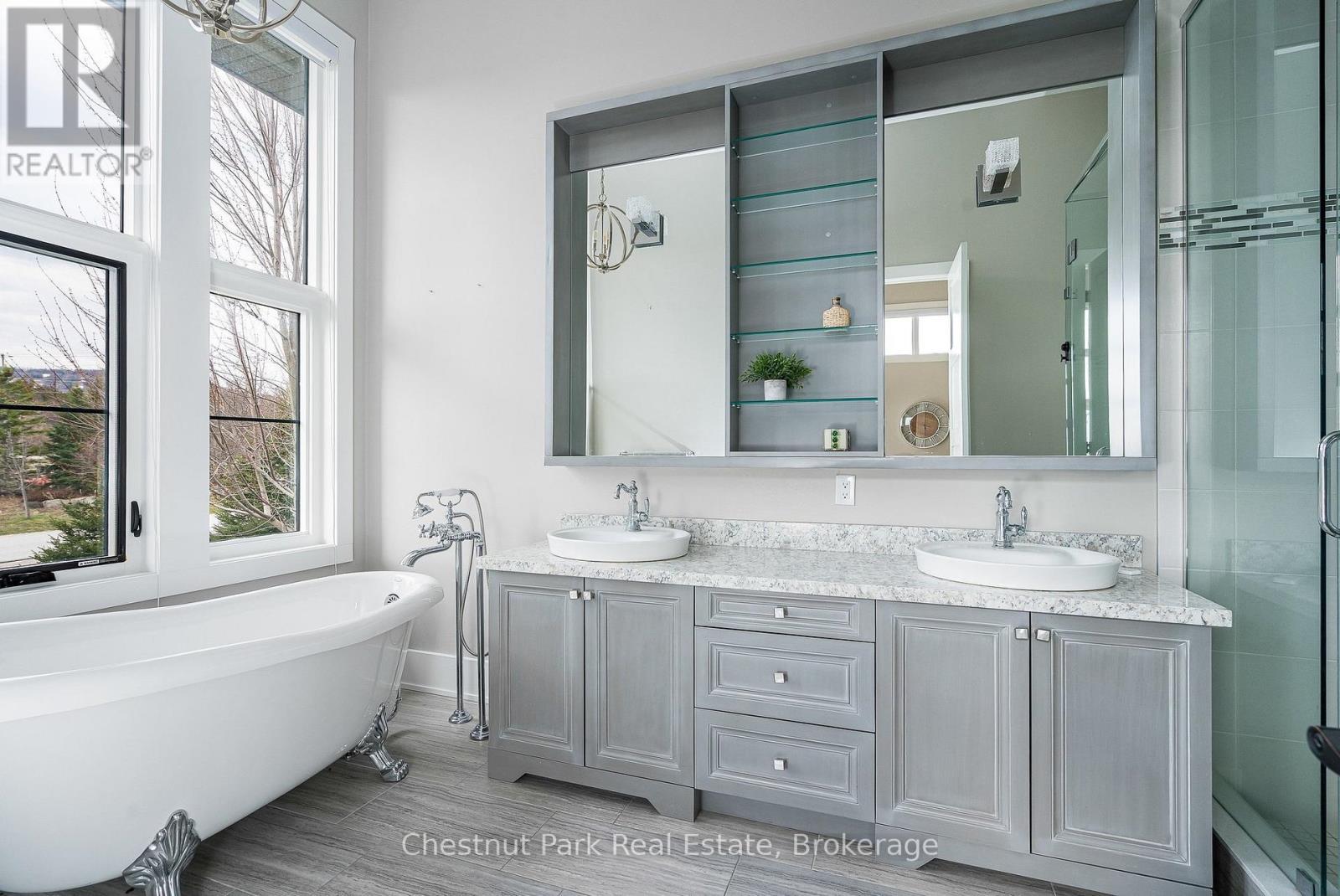 5 pc ensuite for primary bedroom - 1 Windrose Valley Boulevard, Clearview, ON - Indoor Photo Showing Bathroom