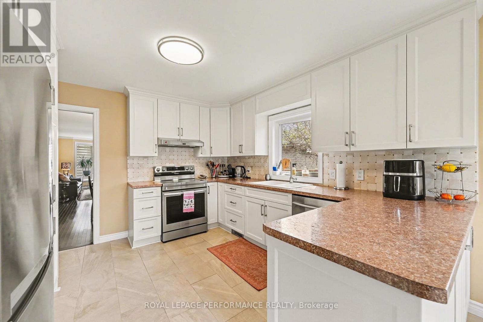 855 Kenyon Crescent, Cornwall, ON - Indoor Photo Showing Kitchen