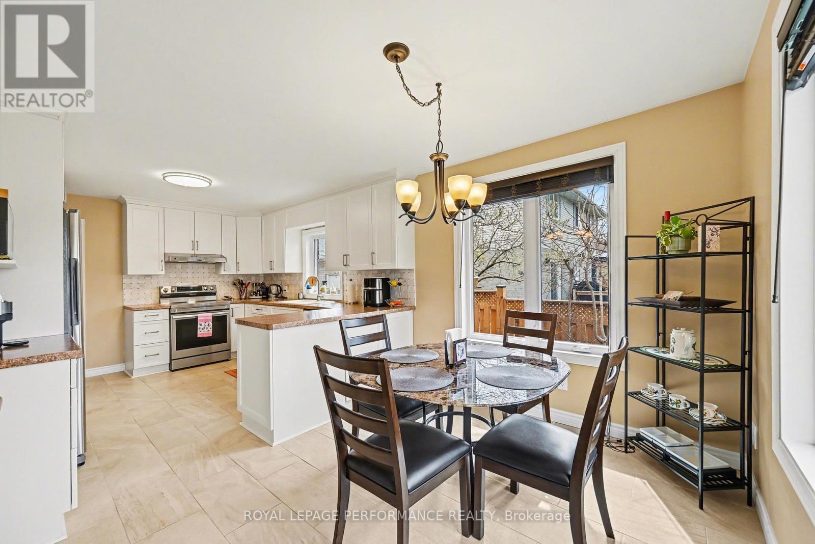 855 Kenyon Crescent, Cornwall, ON - Indoor Photo Showing Other Room
