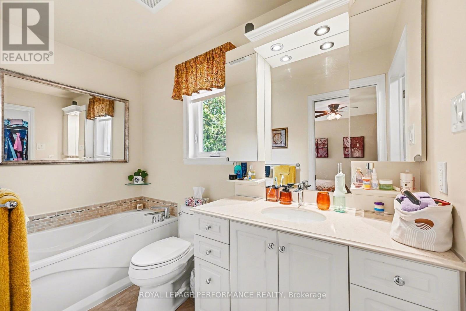855 Kenyon Crescent, Cornwall, ON - Indoor Photo Showing Bathroom