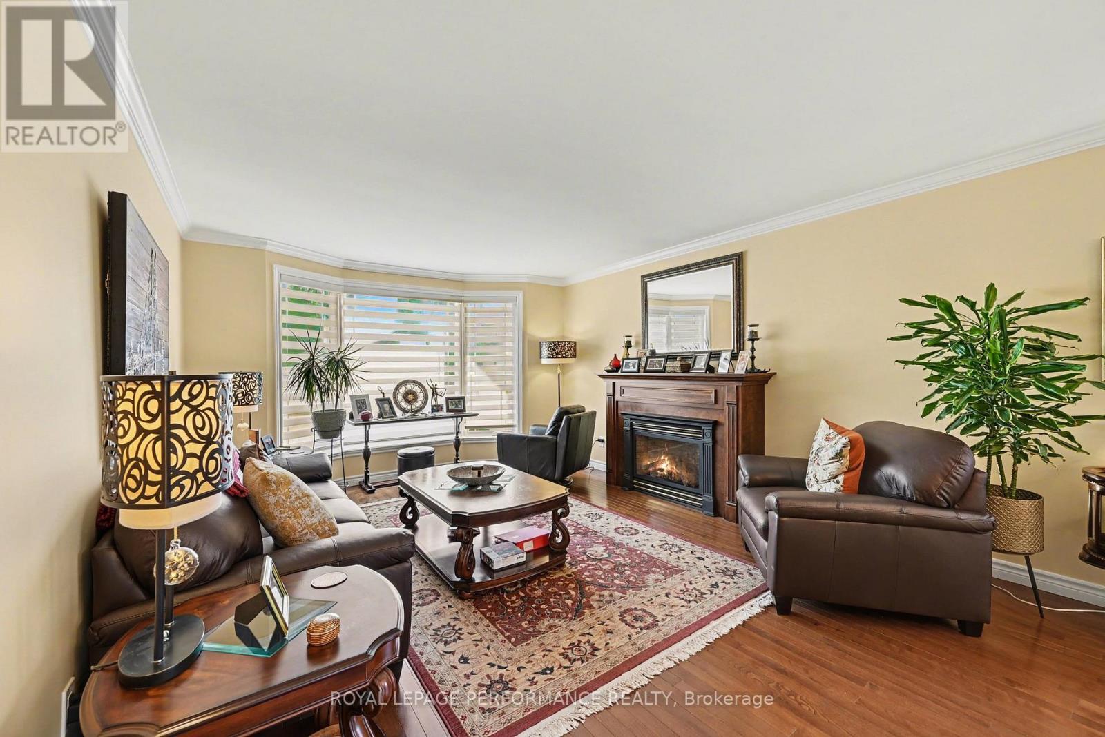 855 Kenyon Crescent, Cornwall, ON - Indoor Photo Showing Living Room With Fireplace