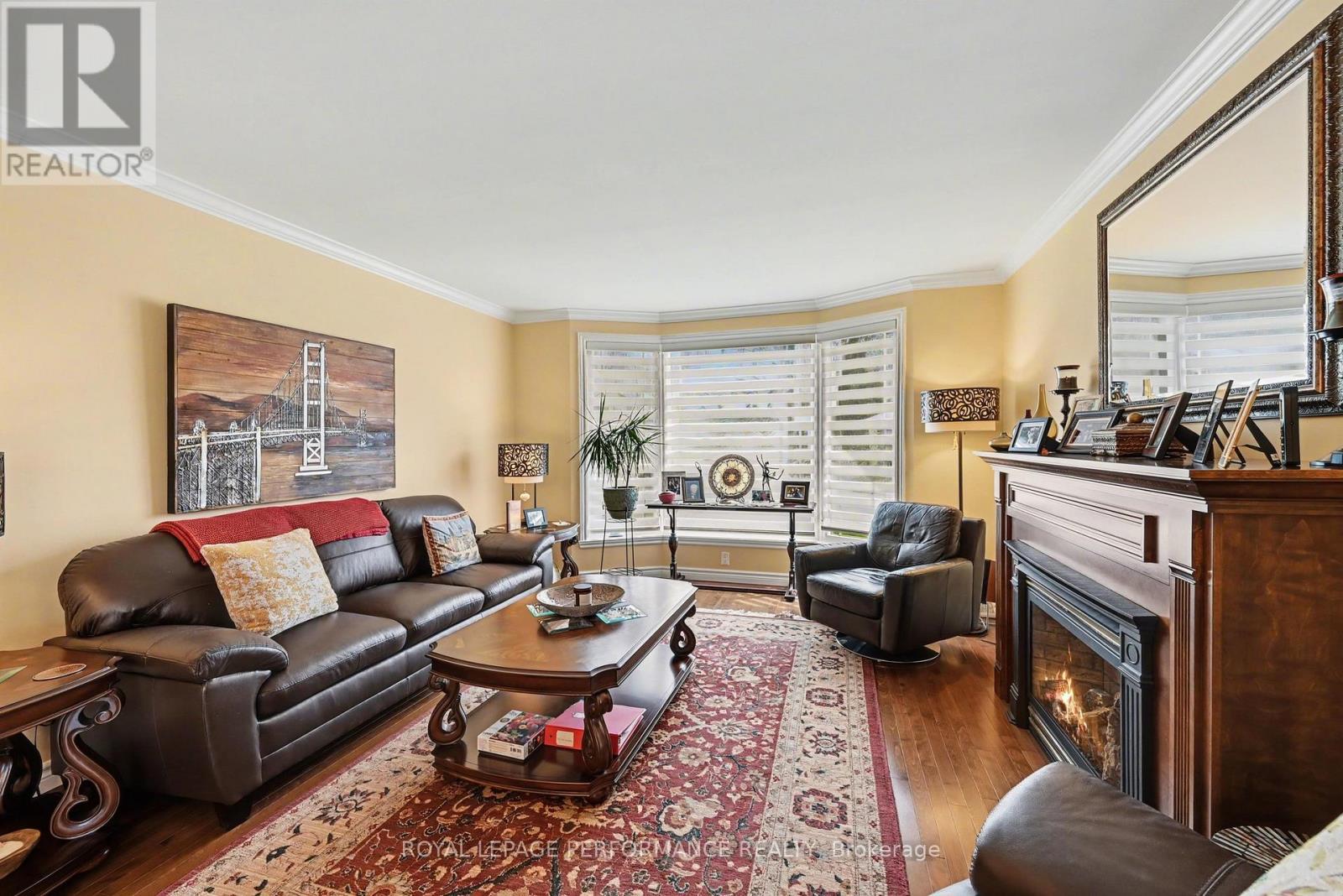 855 Kenyon Crescent, Cornwall, ON - Indoor Photo Showing Living Room With Fireplace