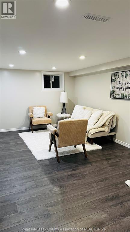 3519 Tecumseh Road West, Windsor, ON - Indoor