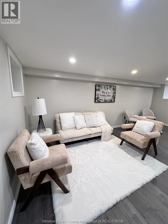 3519 Tecumseh Road West, Windsor, ON - Indoor