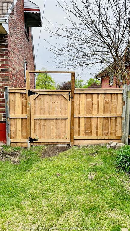 3519 Tecumseh Road West, Windsor, ON - Outdoor