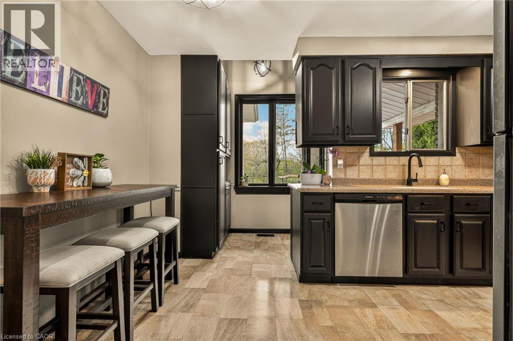 5119 Cherryhill Crescent, Burlington, ON - Indoor