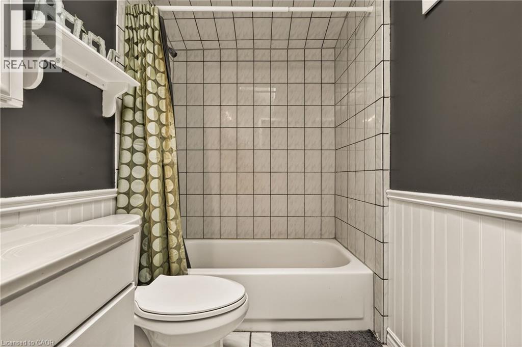 5119 Cherryhill Crescent, Burlington, ON - Indoor Photo Showing Bathroom
