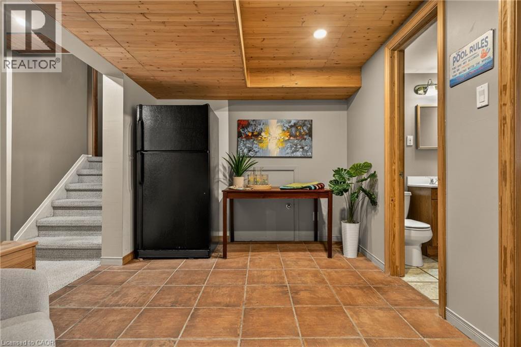 5119 Cherryhill Crescent, Burlington, ON - Indoor Photo Showing Other Room