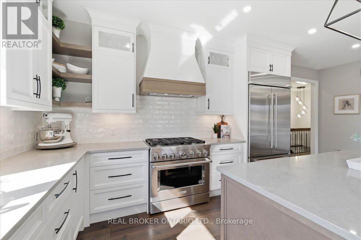 15 Langton Drive, Kitchener, ON - Indoor Photo Showing Kitchen With Upgraded Kitchen