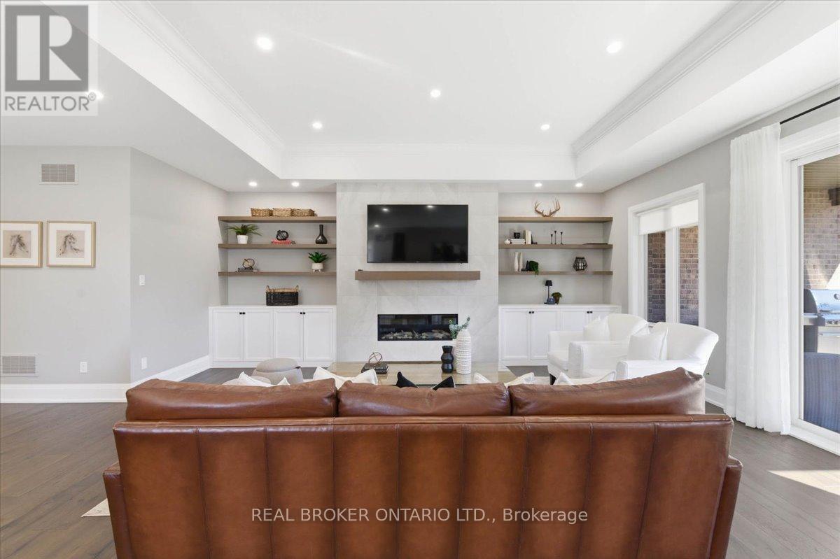 15 Langton Drive, Kitchener, ON - Indoor With Fireplace