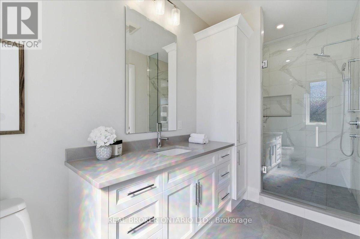 15 Langton Drive, Kitchener, ON - Indoor Photo Showing Bathroom
