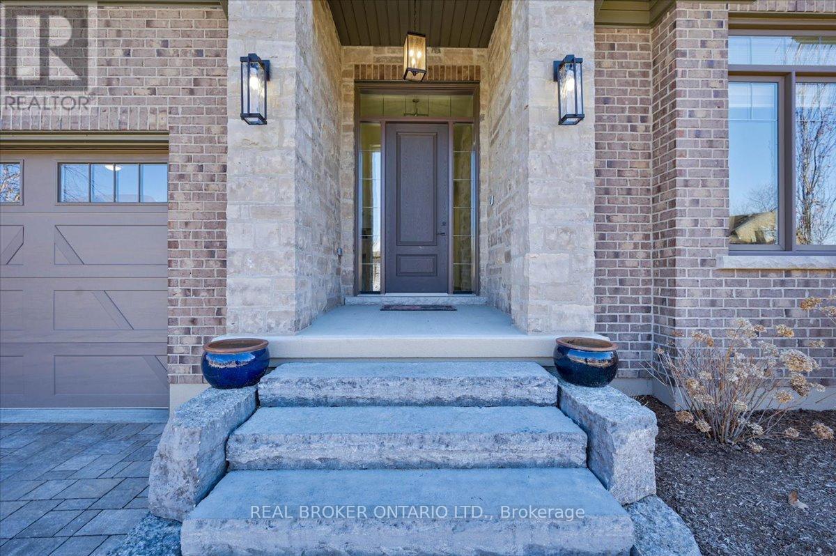 15 Langton Drive, Kitchener, ON - Outdoor