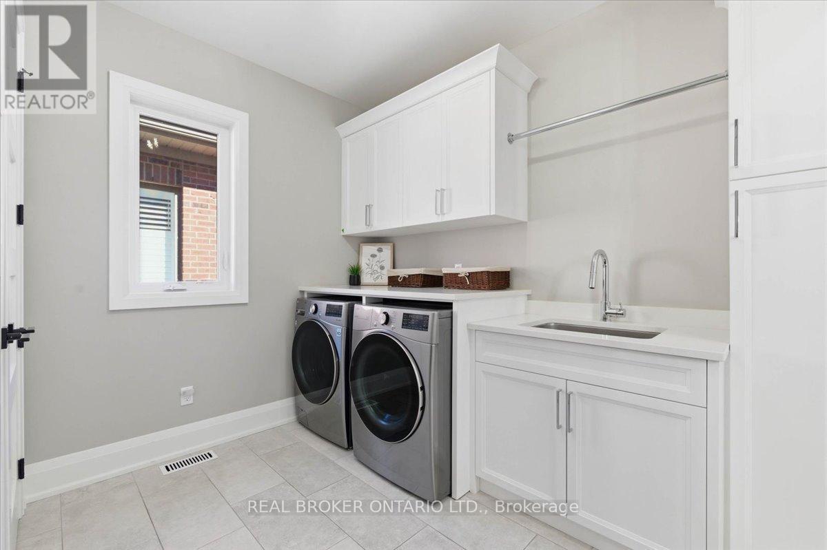15 Langton Drive, Kitchener, ON - Indoor Photo Showing Laundry Room