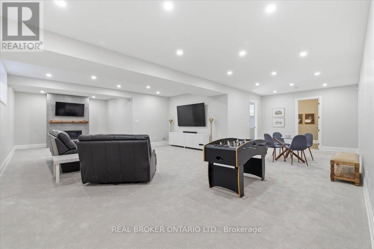 15 Langton Drive, Kitchener, ON - Indoor