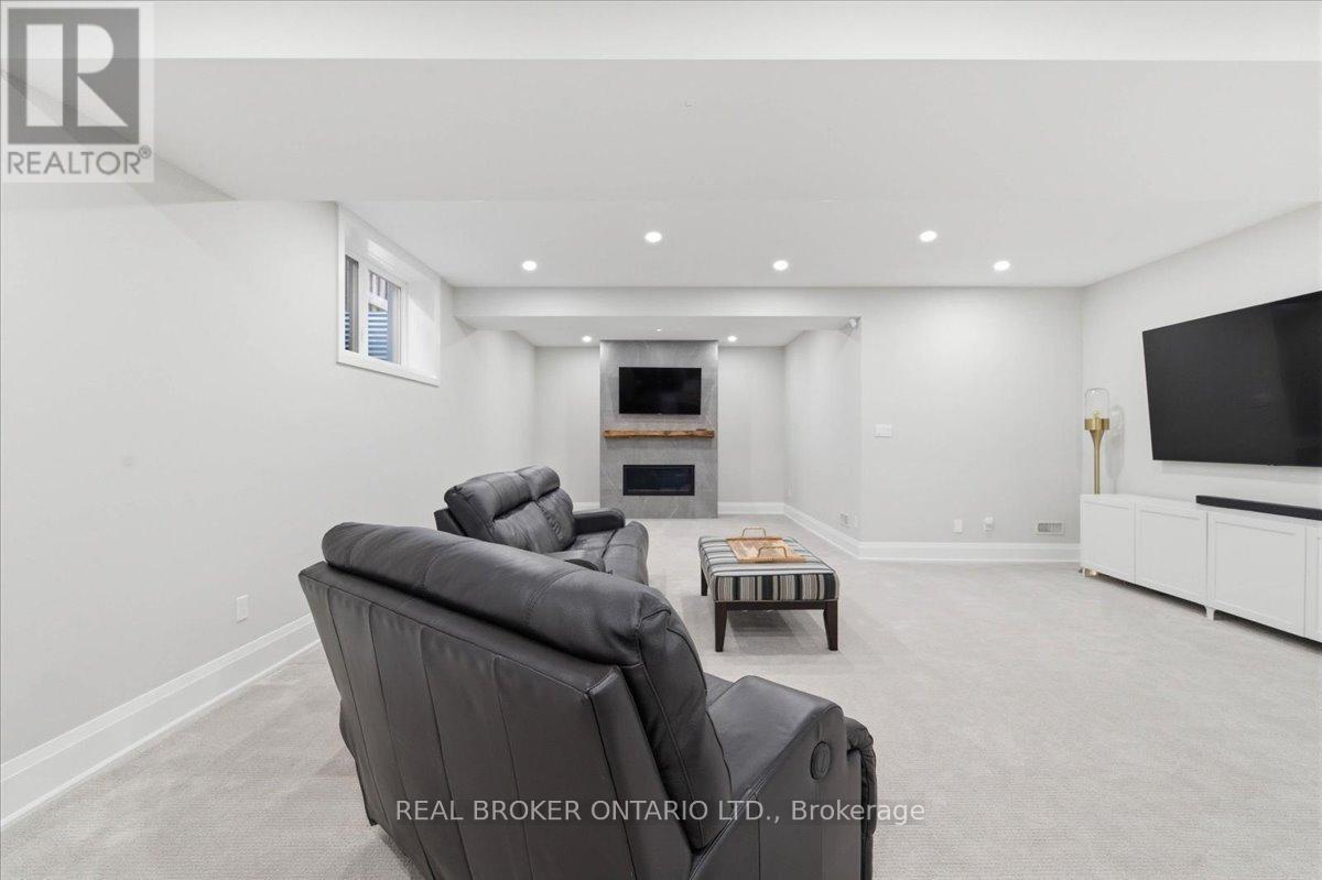 15 Langton Drive, Kitchener, ON - Indoor