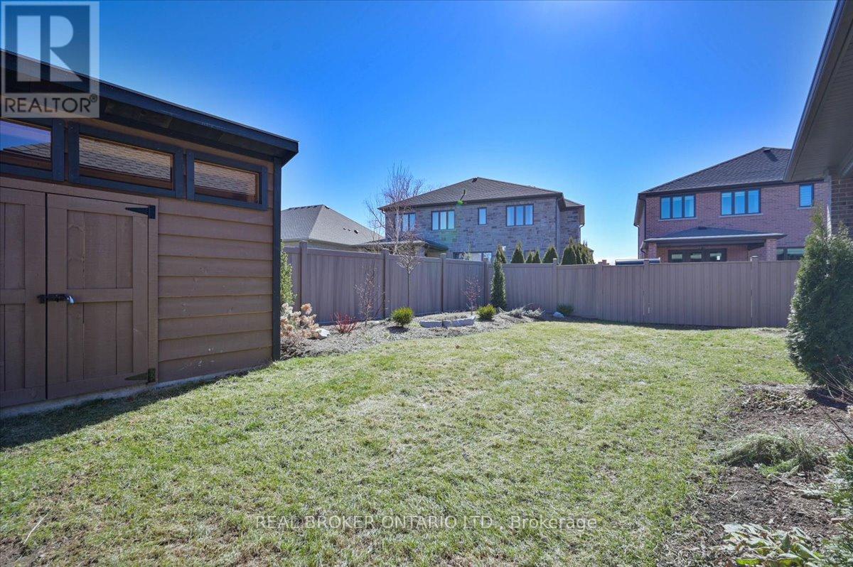 15 Langton Drive, Kitchener, ON - Outdoor