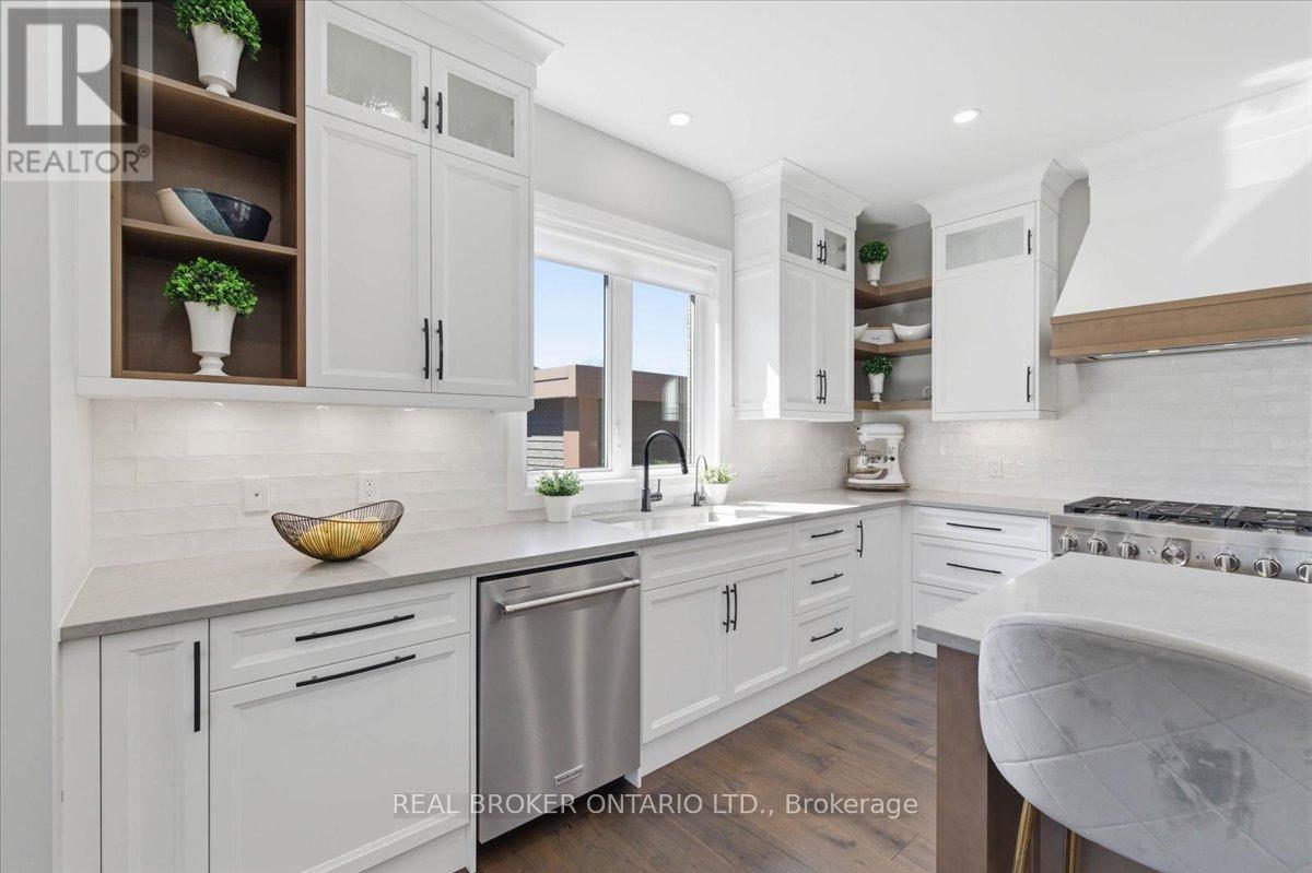 15 Langton Drive, Kitchener, ON - Indoor Photo Showing Kitchen With Upgraded Kitchen