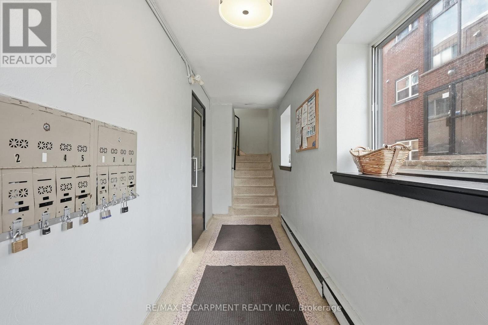 1254 Fennell Avenue E, Hamilton, ON - Indoor Photo Showing Other Room