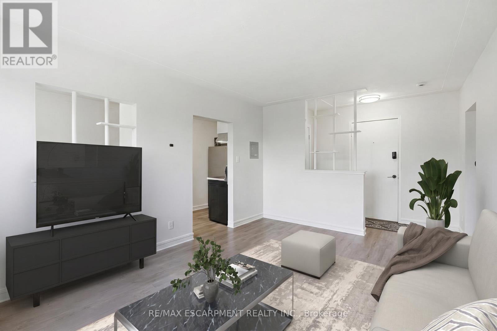Virtually Staged - 1254 Fennell Avenue E, Hamilton, ON - Indoor Photo Showing Living Room