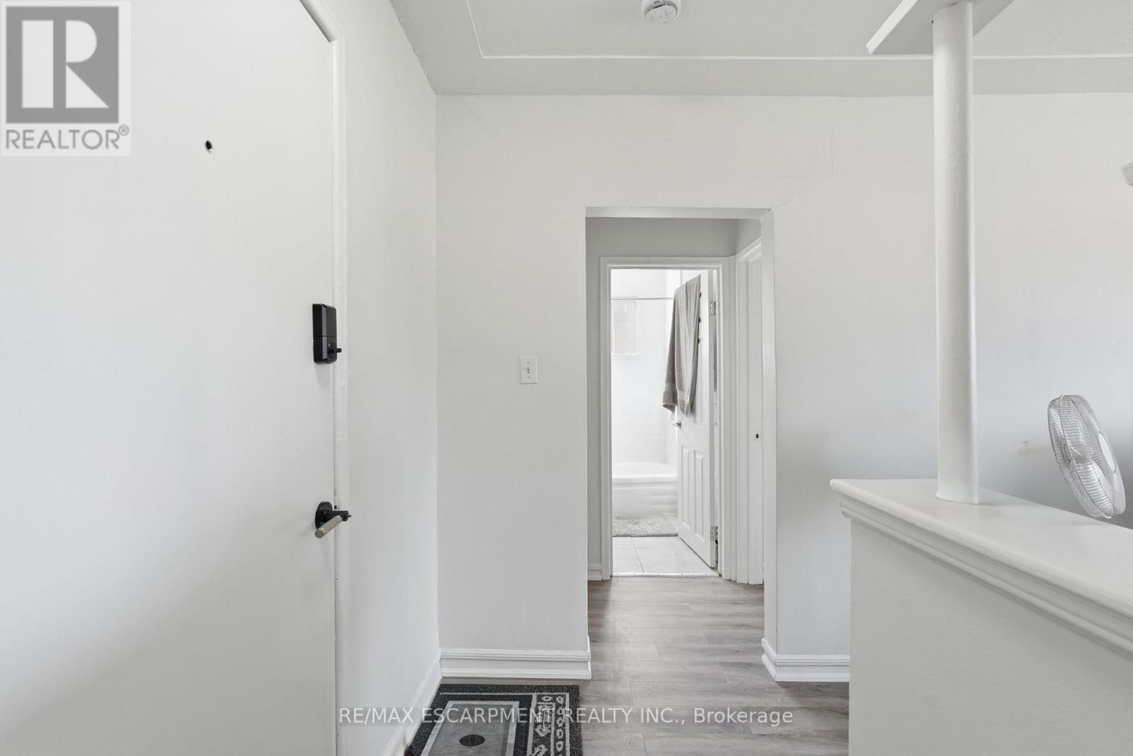 1254 Fennell Avenue E, Hamilton, ON - Indoor