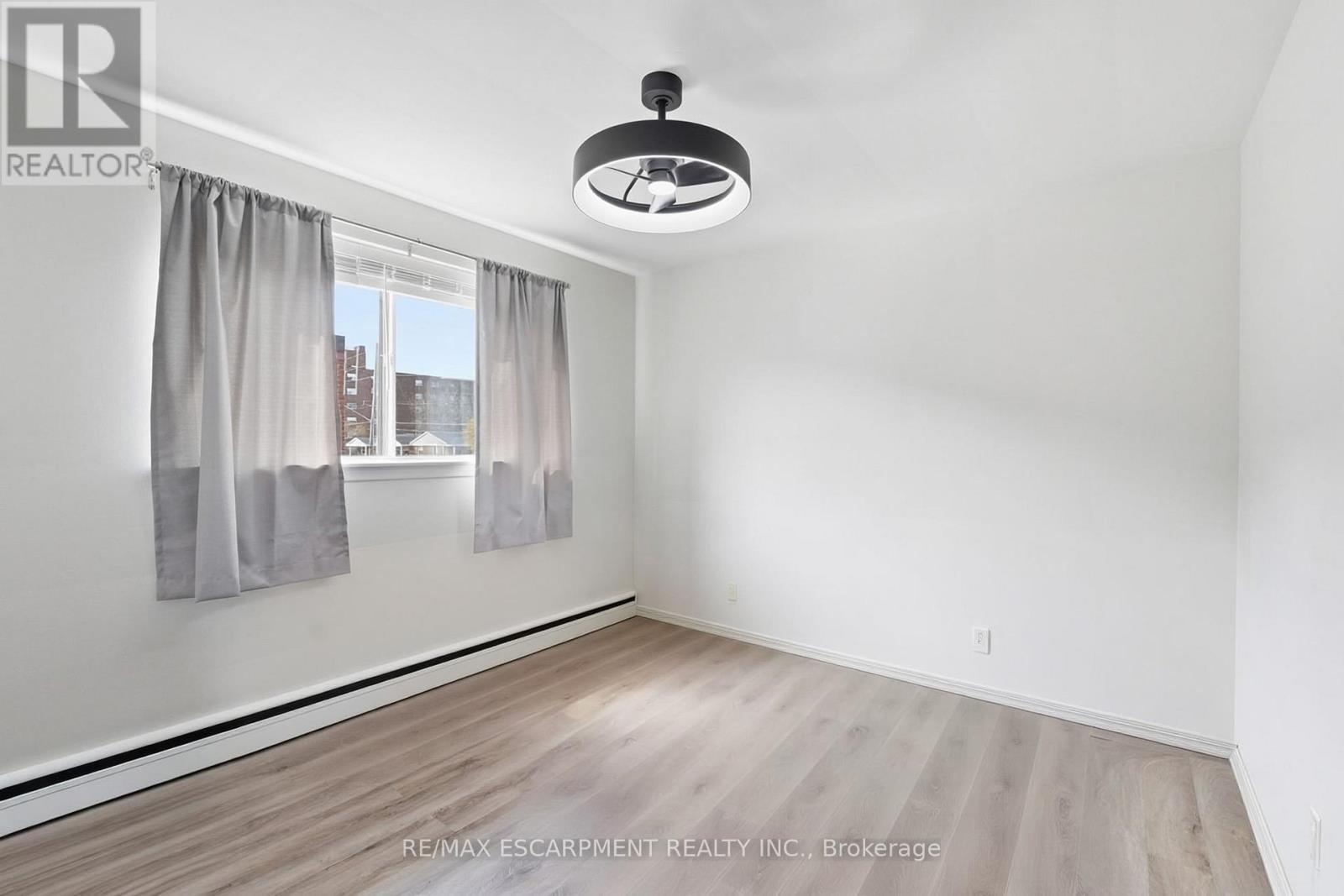 1254 Fennell Avenue E, Hamilton, ON - Indoor Photo Showing Other Room