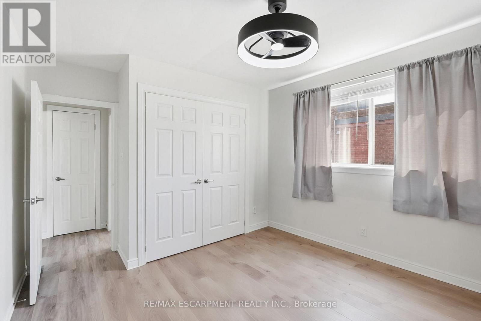 1254 Fennell Avenue E, Hamilton, ON - Indoor