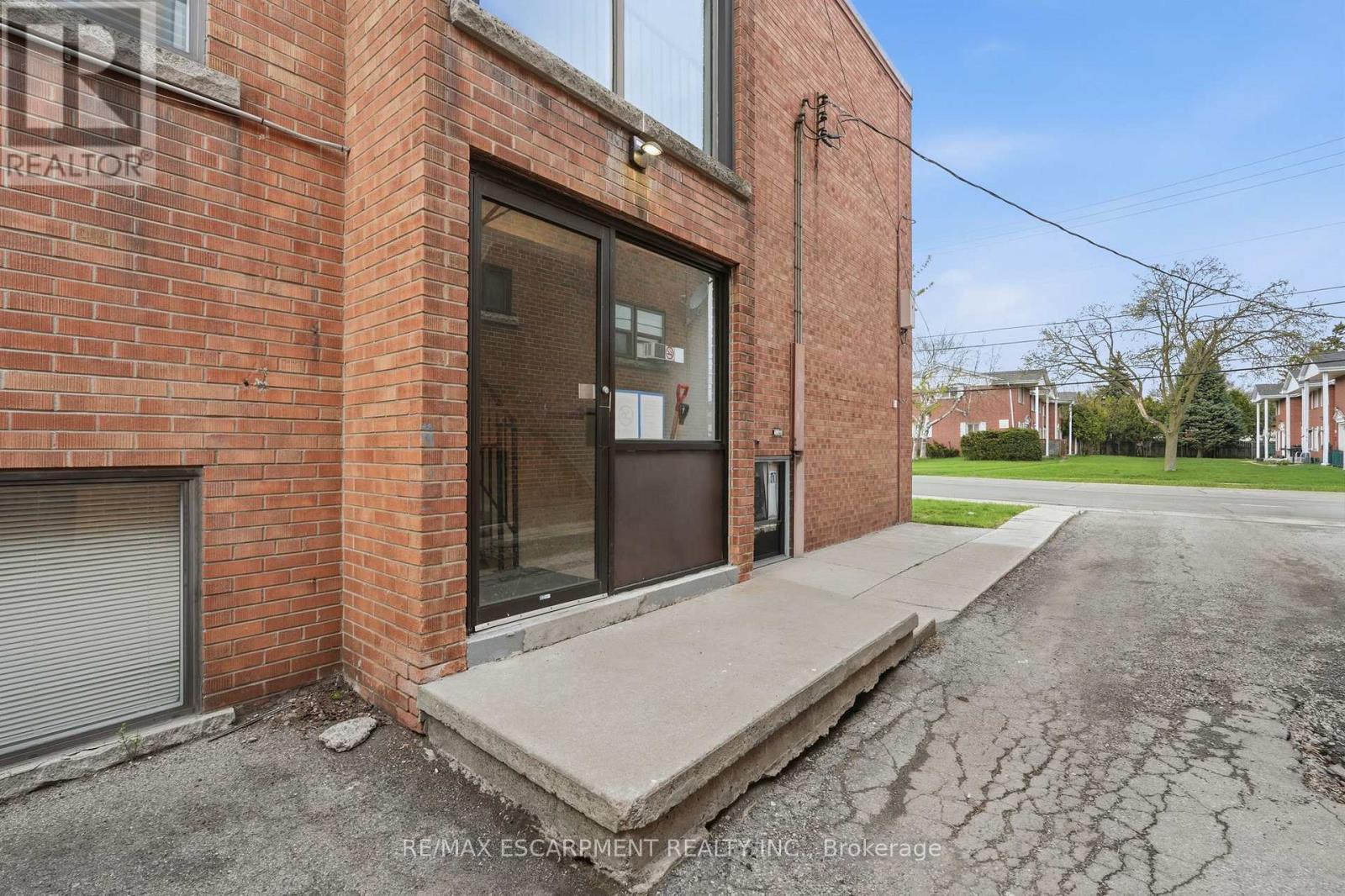 1254 Fennell Avenue E, Hamilton, ON - Outdoor With Exterior