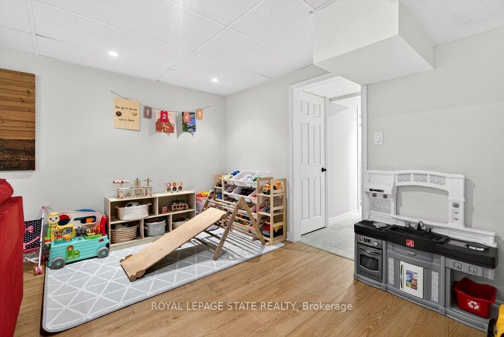2233 Melissa Crescent, Burlington, ON