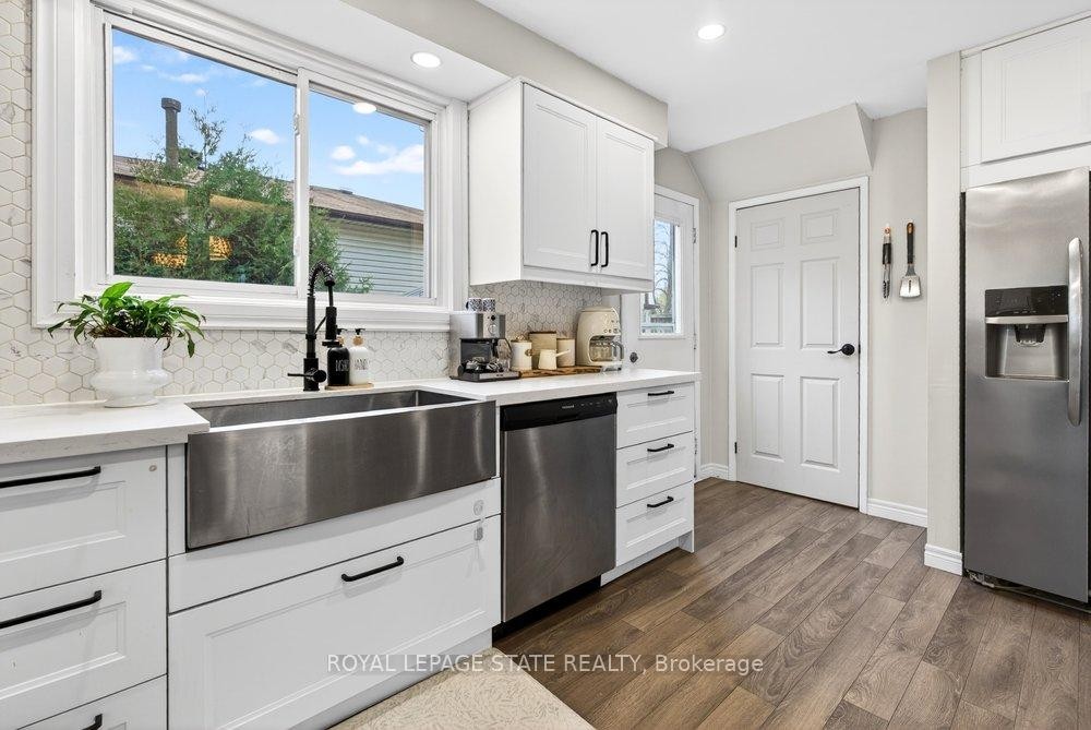 2233 Melissa Crescent, Burlington, ON