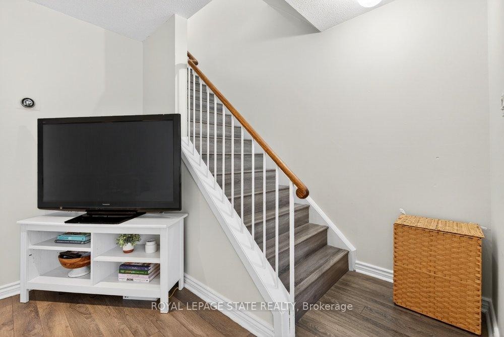 2233 Melissa Crescent, Burlington, ON