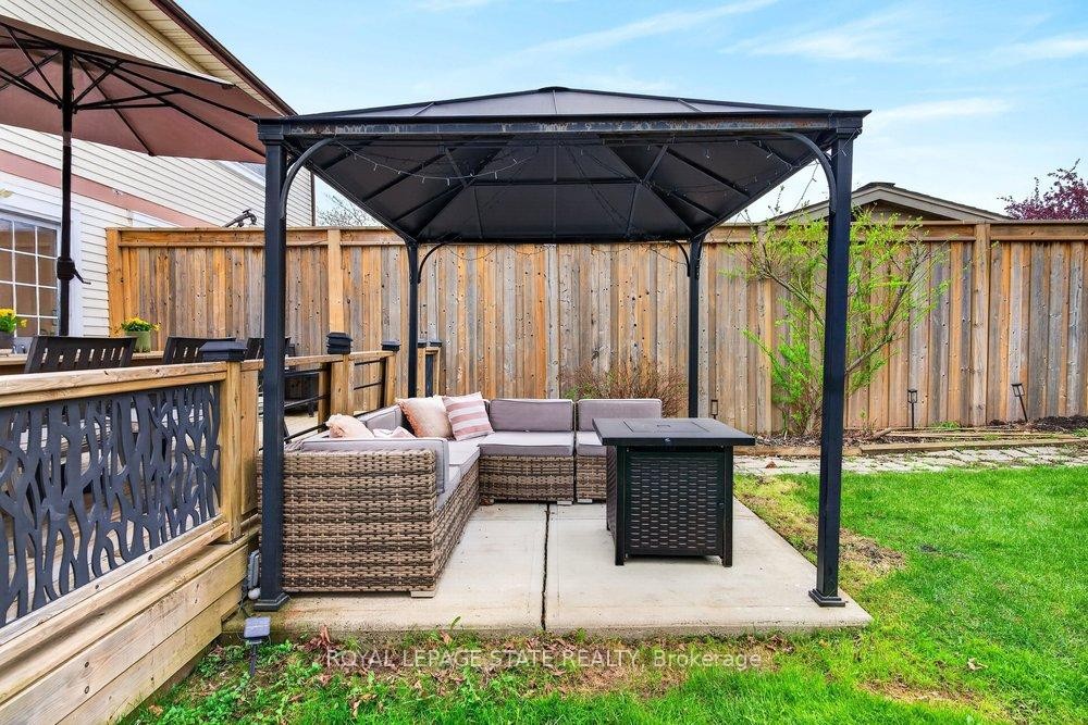 2233 Melissa Crescent, Burlington, ON