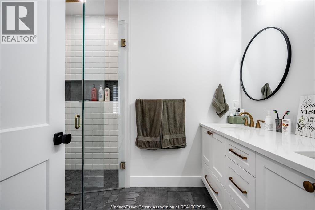 6 Heathview Trail, Leamington, ON - Indoor Photo Showing Bathroom