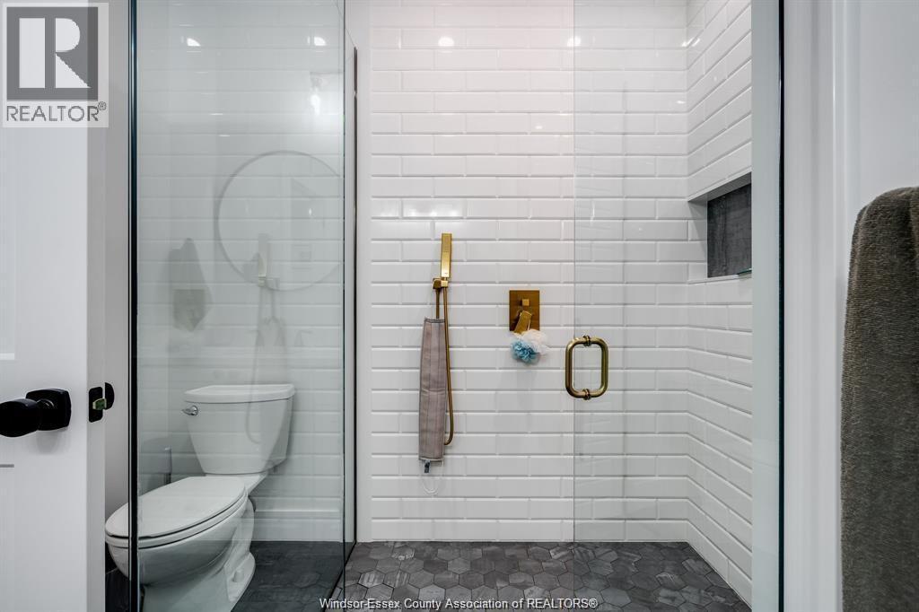 6 Heathview Trail, Leamington, ON - Indoor Photo Showing Bathroom
