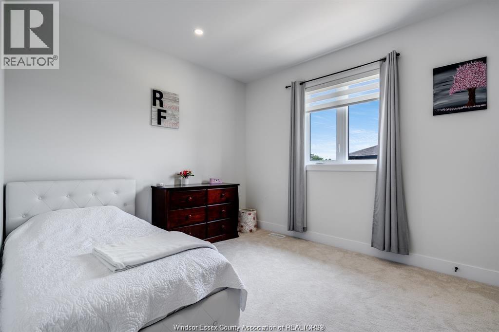 6 Heathview Trail, Leamington, ON - Indoor Photo Showing Bedroom