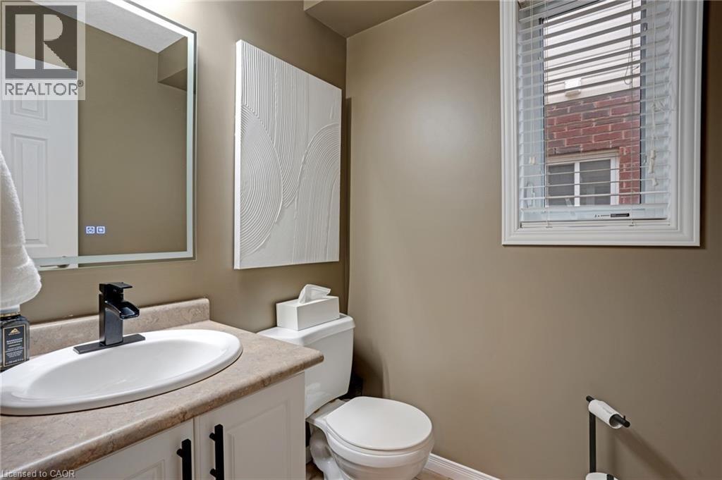 99 Udvari Crescent, Kitchener, ON - Indoor Photo Showing Bathroom