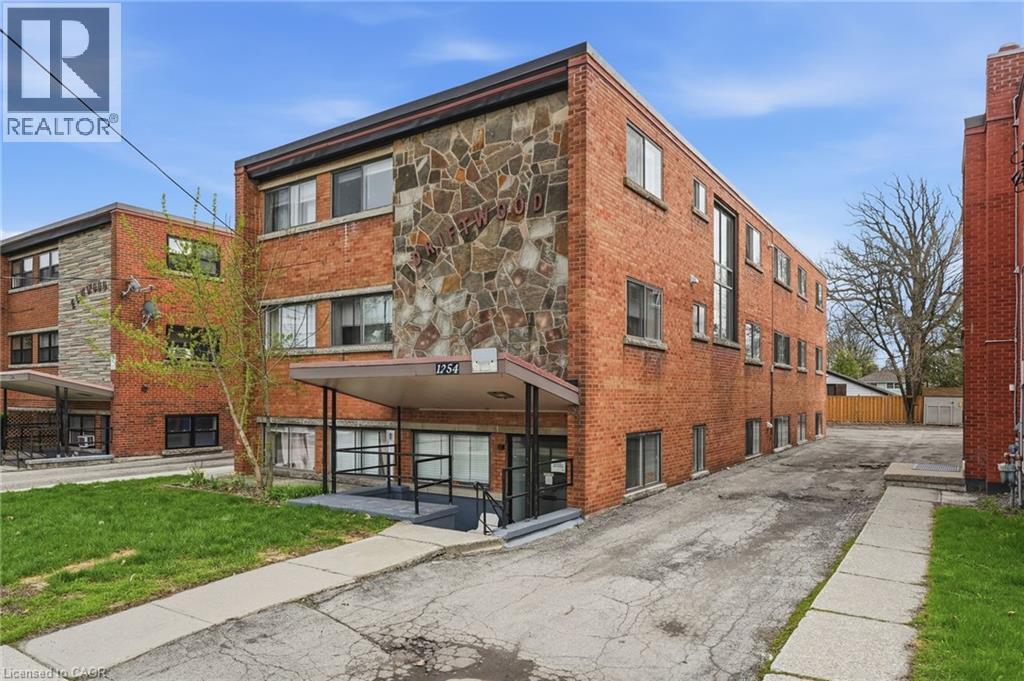 1254 Fennell Avenue E, Hamilton, ON - Outdoor With Exterior