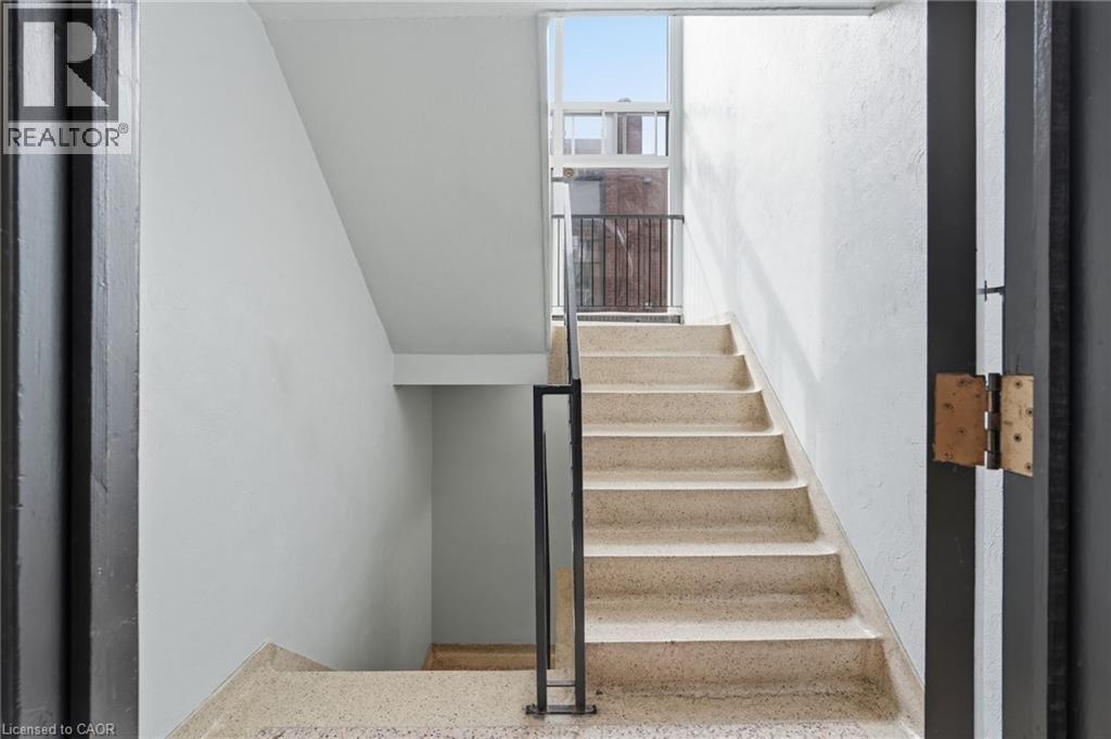 1254 Fennell Avenue E, Hamilton, ON - Indoor Photo Showing Other Room