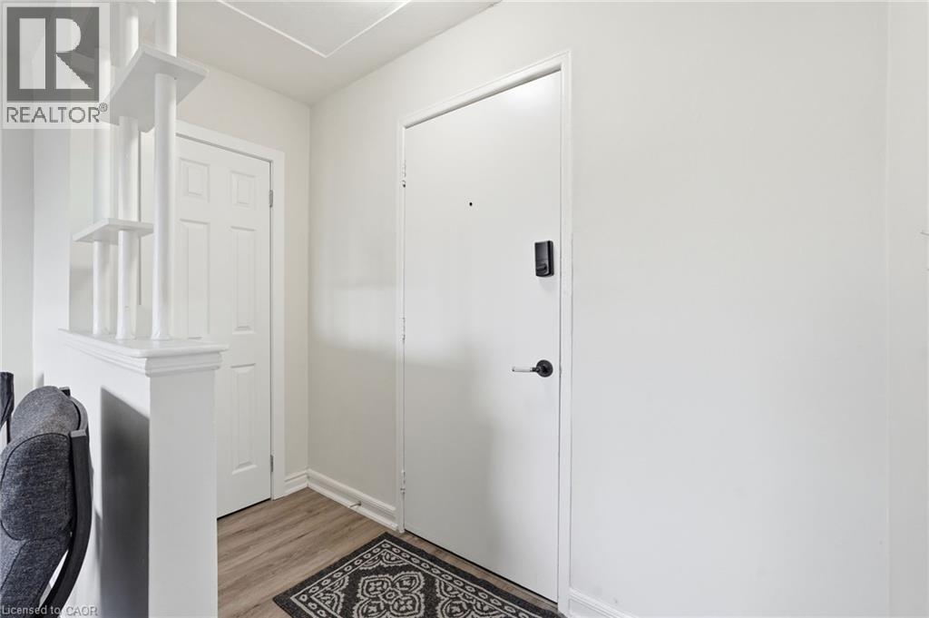 1254 Fennell Avenue E, Hamilton, ON - Indoor Photo Showing Other Room