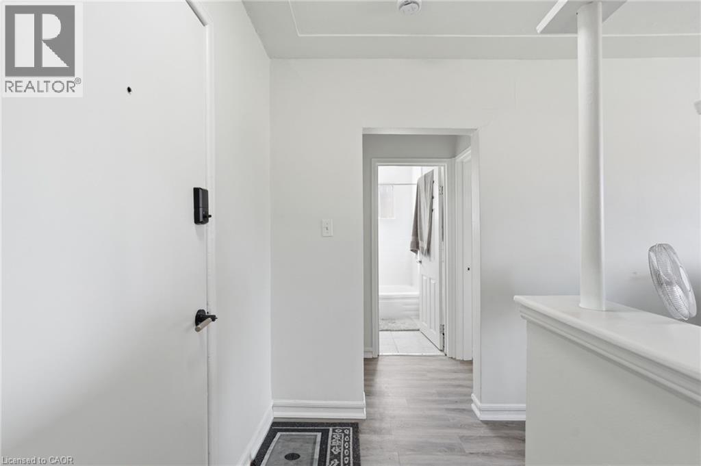 1254 Fennell Avenue E, Hamilton, ON - Indoor