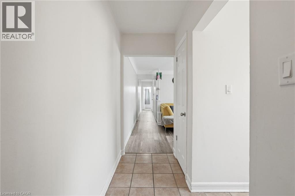 1254 Fennell Avenue E, Hamilton, ON - Indoor Photo Showing Other Room