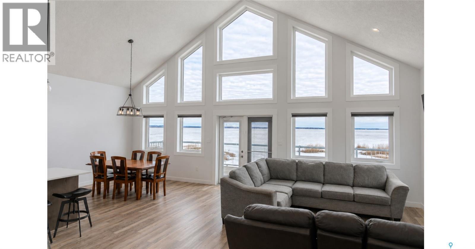 35 Lake Avenue, Jackfish Lake, SK - Indoor Photo Showing Living Room