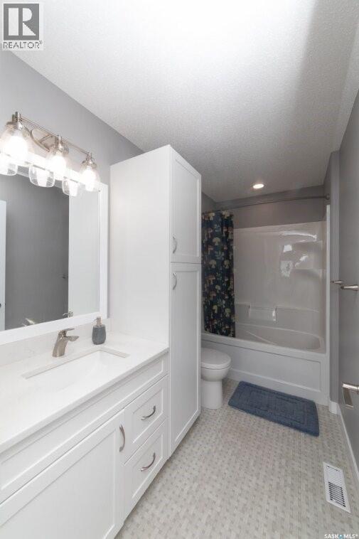 35 Lake Avenue, Jackfish Lake, SK - Indoor Photo Showing Bathroom